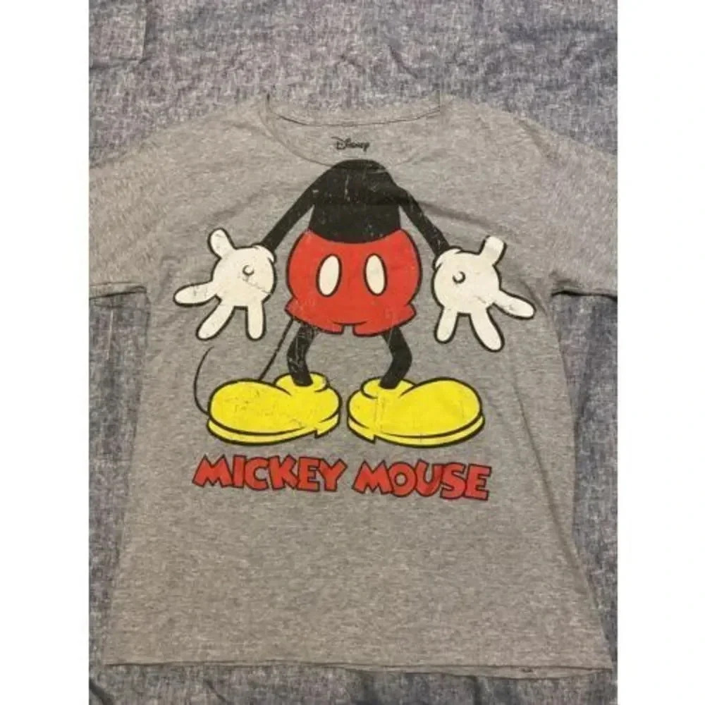 Mickey Mouse kids shirt Size Medium. Super Cute